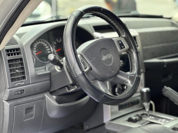 JEEP CHEROKEE KK 2009 PLATA - Imagen 7