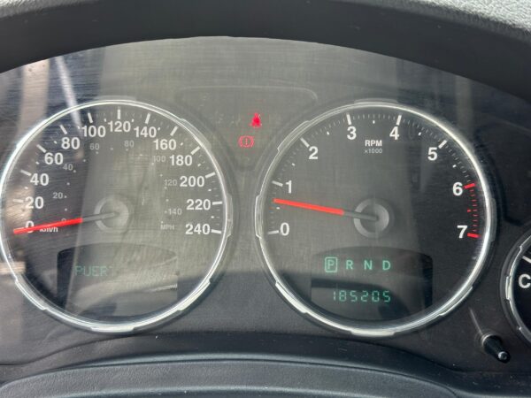 JEEP CHEROKEE KK 2009 PLATA - Imagen 10