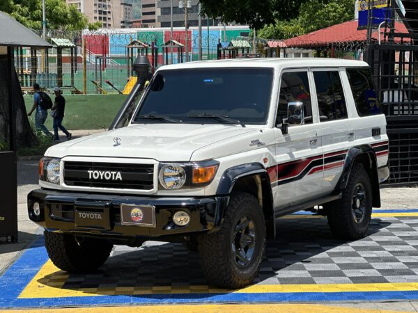 TOYOTA MACHITO LX 2024 BLANCO - Imagen 11