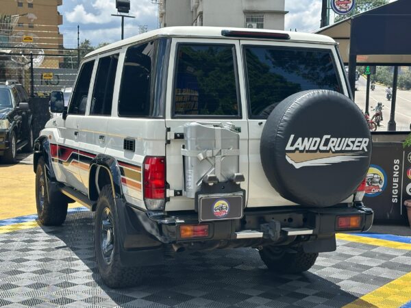 TOYOTA MACHITO LX 2024 BLANCO - Imagen 13