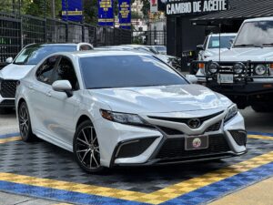 TOYOTA CAMRY SE 2023