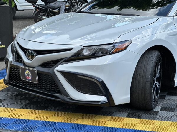 TOYOTA CAMRY SE 2023 - Imagen 8
