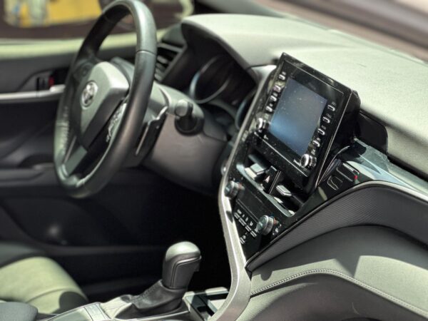 TOYOTA CAMRY SE 2023 - Imagen 5