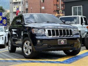 JEEP GRAND CHEROKEE LAREDO 2011 AZUL