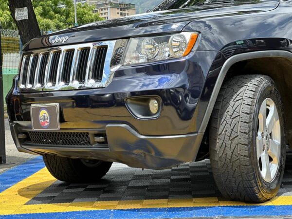 JEEP GRAND CHEROKEE LAREDO 2011 AZUL - Imagen 10
