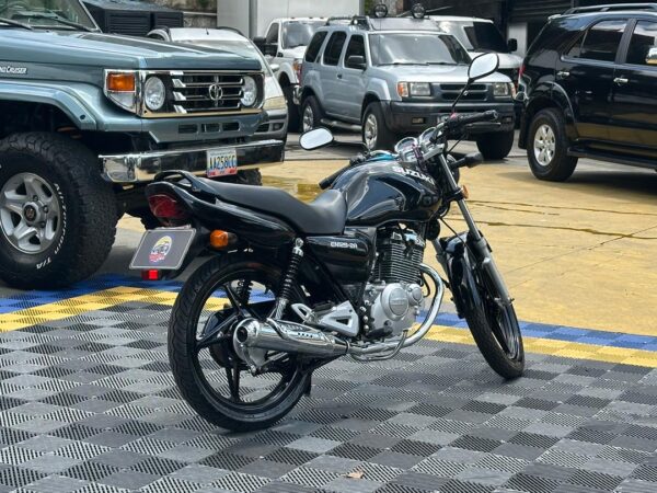 SUZUKI EN125-2A 2024 NEGRO - Imagen 2