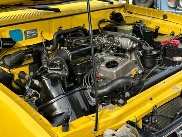 TOYOTA MERU 2006 AMARILLO - Imagen 9