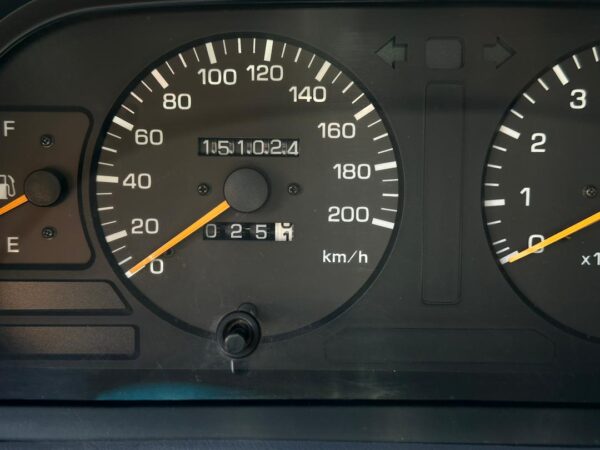 TOYOTA MERU 2005 ROJO - Imagen 2