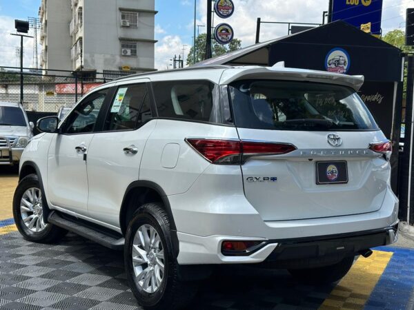 TOYOTA FORTUNER GXR 2025 BLANCO - Imagen 9