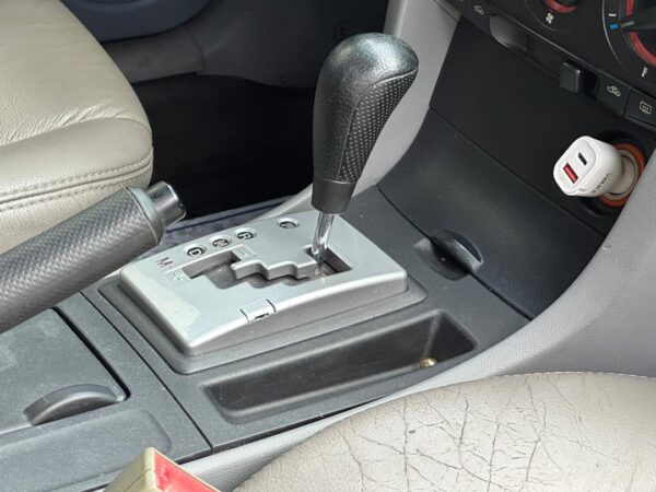 MAZDA 3 PLATA 2006 - Imagen 5