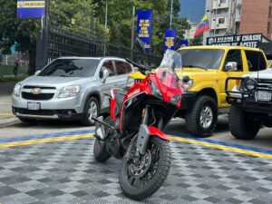 BERA X-CAPE 2024 ROJO