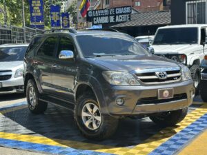 TOYOTA FORTUNER SR5 2008 GRIS