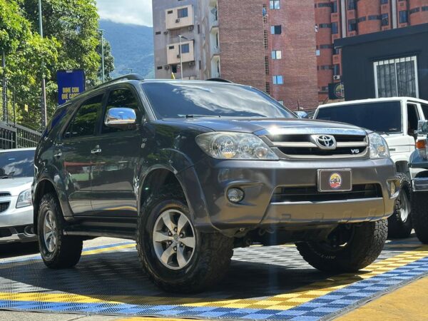 TOYOTA FORTUNER SR5 2008 GRIS - Imagen 10