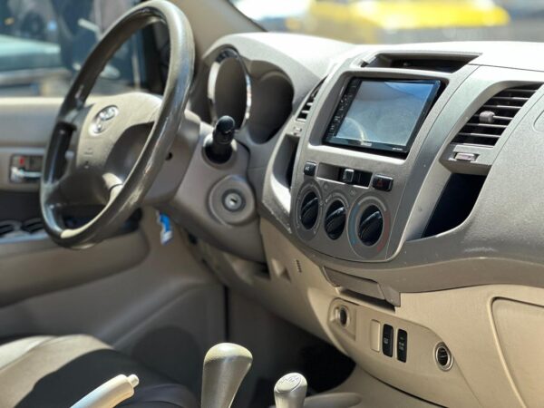 TOYOTA FORTUNER SR5 2008 GRIS - Imagen 6