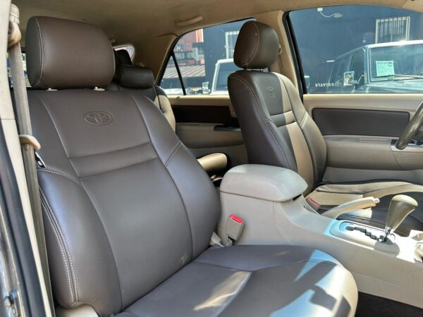 TOYOTA FORTUNER SR5 2008 GRIS - Imagen 4