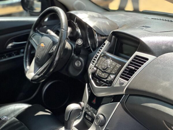 CHEVROLET CRUZE 2013 NEGRO - Imagen 6