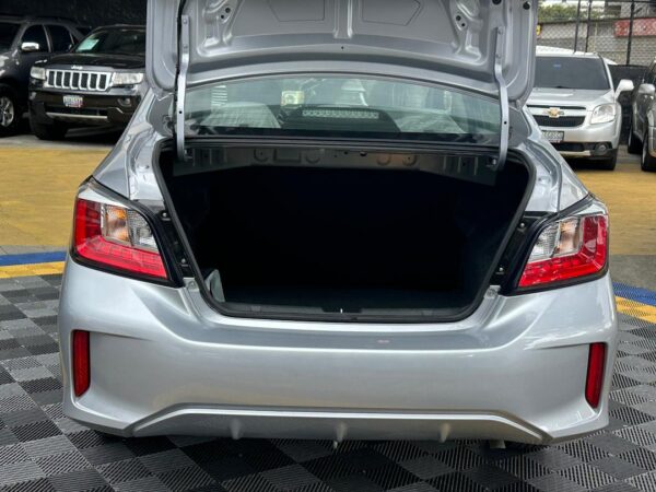 MITSUBISHI ATTRAGE 2025 PLATA - Imagen 3