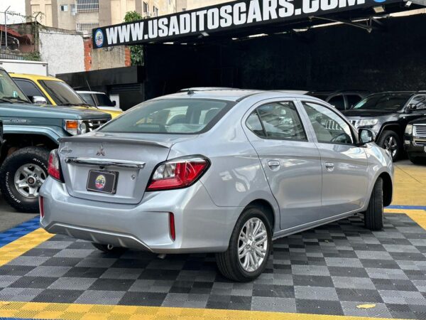 MITSUBISHI ATTRAGE 2025 PLATA - Imagen 2