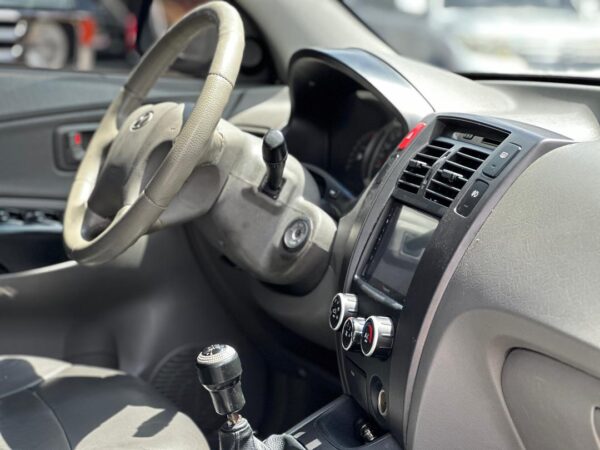 HYUNDAI TUCSON 2008 PLATA - Imagen 6