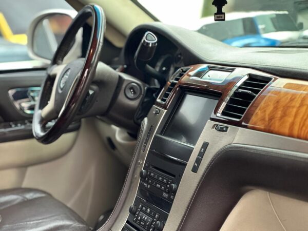CADILLAC ESCALADE PLATINUM 2011 BLANCO - Imagen 5