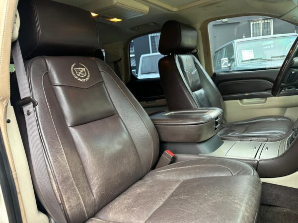 CADILLAC ESCALADE PLATINUM 2011 BLANCO - Imagen 4