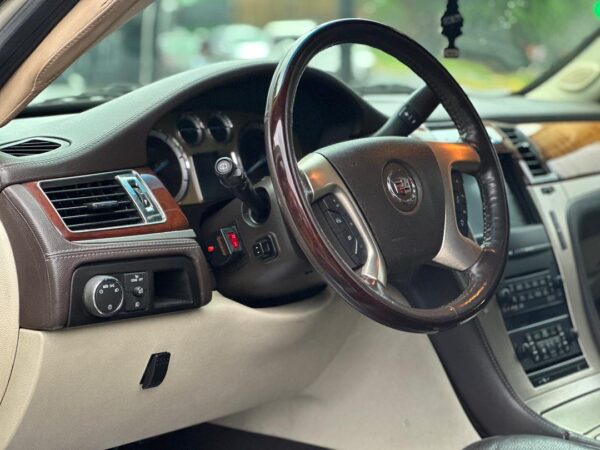 CADILLAC ESCALADE PLATINUM 2011 BLANCO - Imagen 7