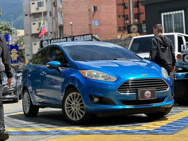 FORD FIESTA TITANIUM 2014 AZUL - Imagen 12