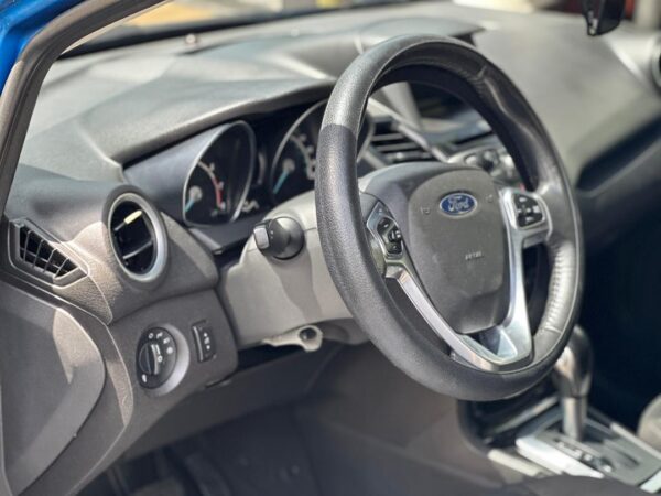 FORD FIESTA TITANIUM 2014 AZUL - Imagen 8