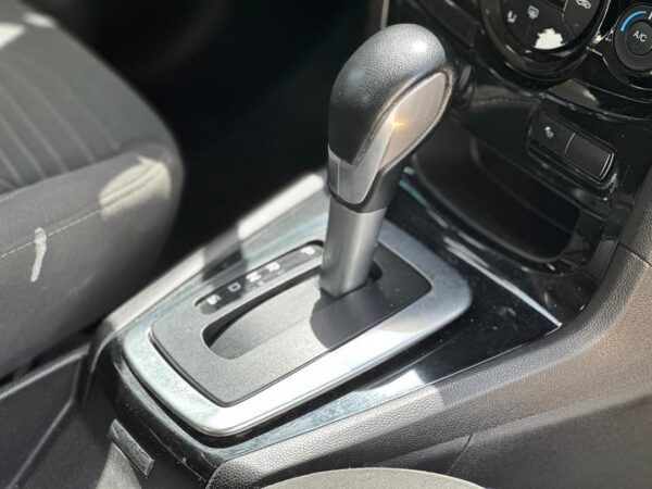 FORD FIESTA TITANIUM 2014 AZUL - Imagen 5
