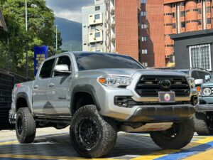 TOYOTA TACOMA 2017 PLATA