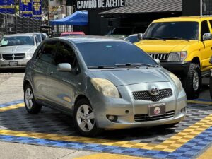 TOYOTA YARIS 2006 PLATA