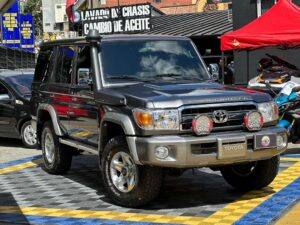 TOYOTA MACHITO LX 2022 GRIS
