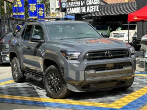TOYOTA 4RUNNER SR5 GRIS 2025