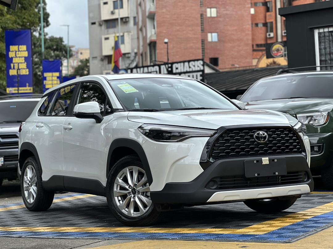 TOYOTA COROLLA CROSS BLANCO 2025