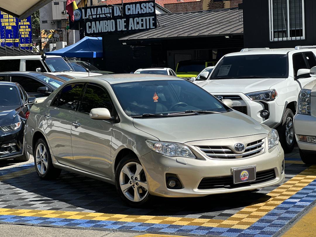 TOYOTA COROLLA GLI 2013 BEIGE