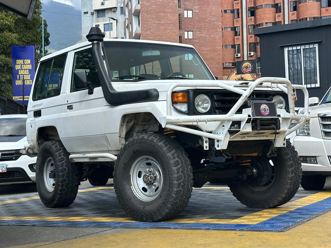 TOYOTA MACHITO 2009 BLANCO