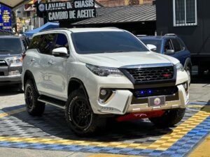 TOYOTA FORTUNER VXR 2016 BLANCO