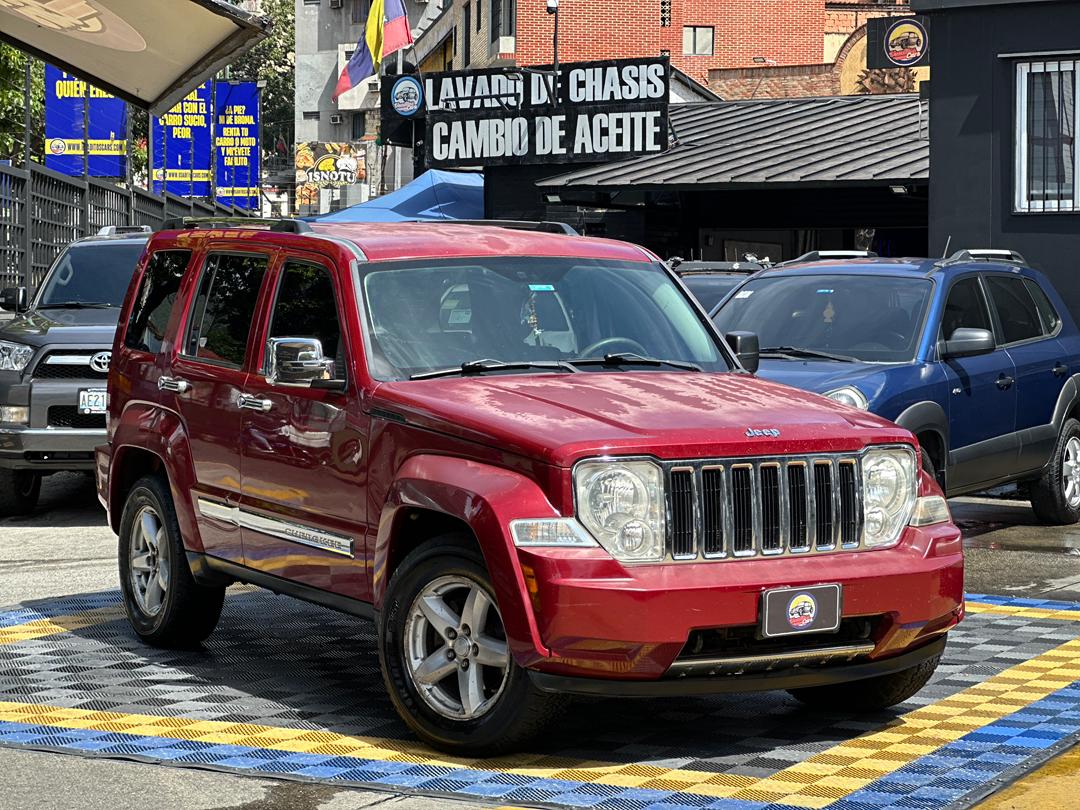 JEEP CHEROKEE LIMITED  2008 ROJO