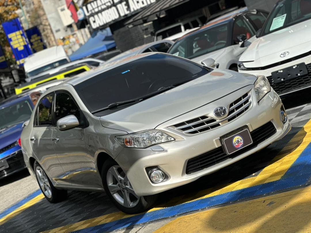 TOYOTA COROLLA GLI 2013 DORADO