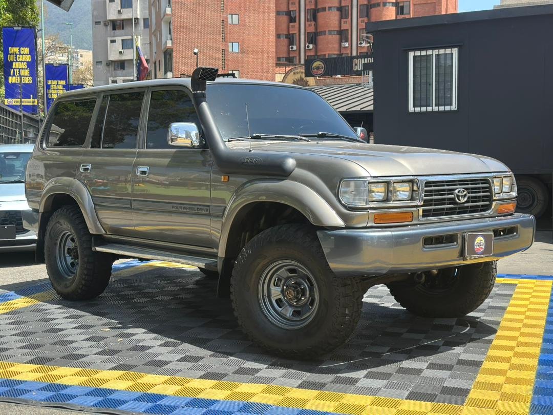 TOYOTA AUTANA VX 2006 GRIS