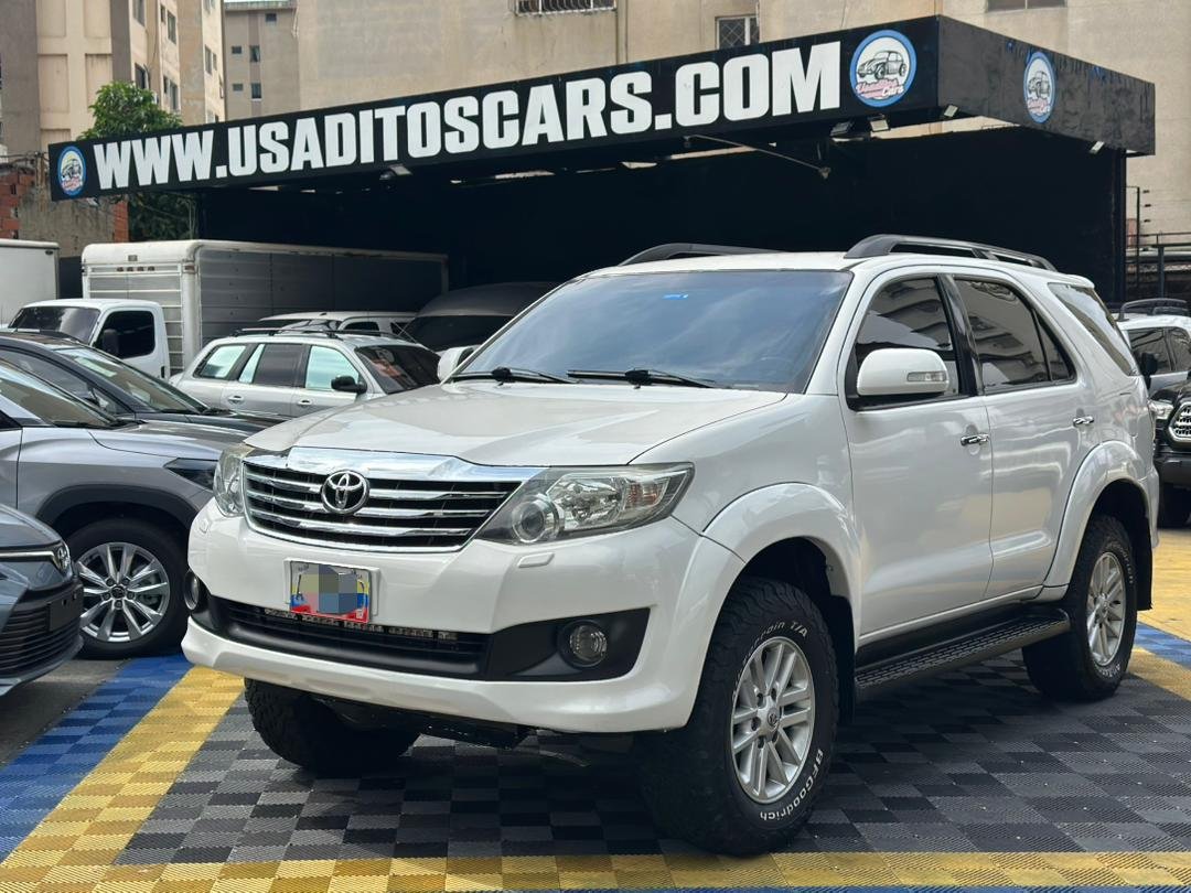TOYOTA FORTUNER SR 2015 BLANCO