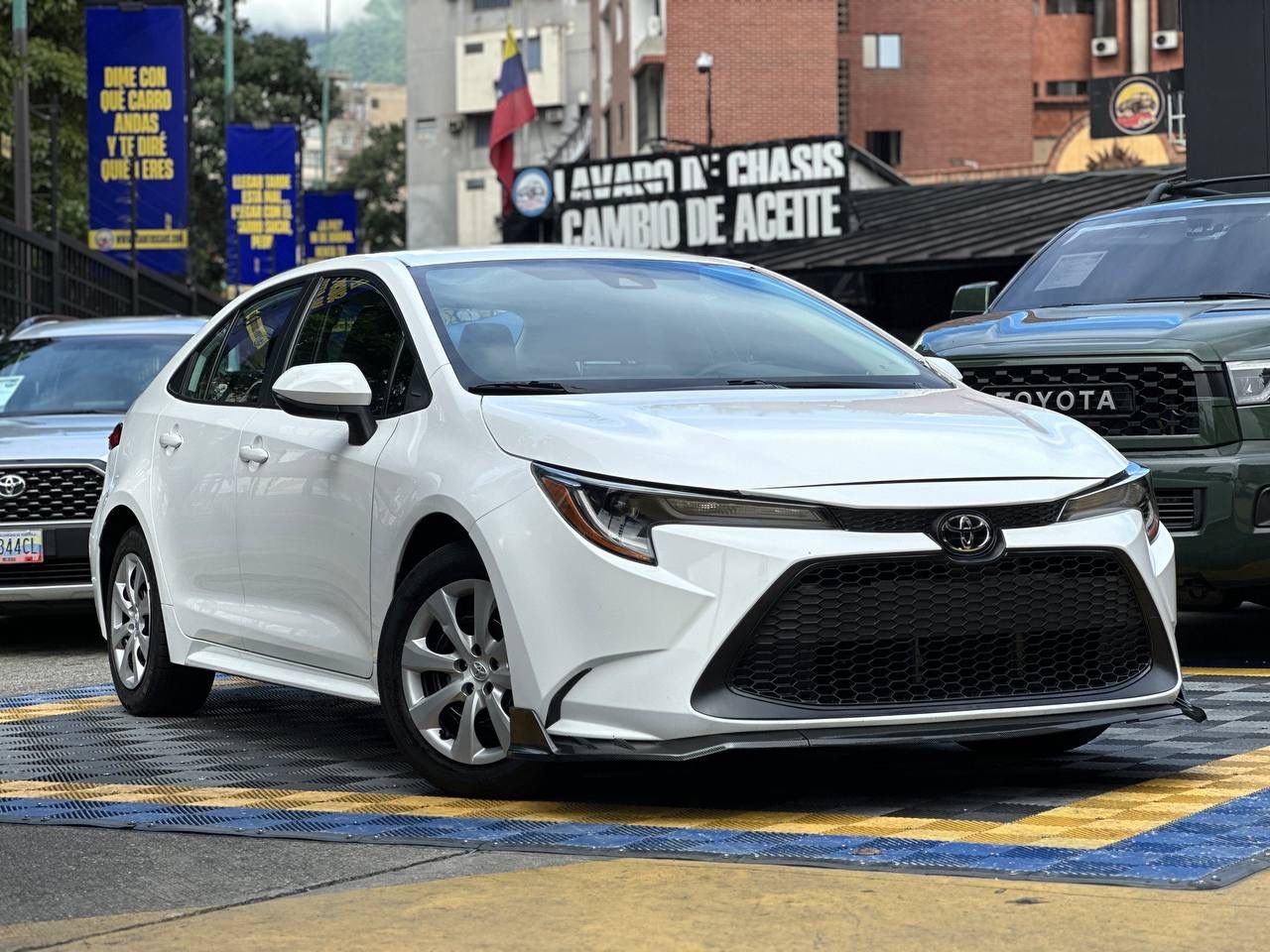 TOYOTA COROLLA LE 2021 BLANCO