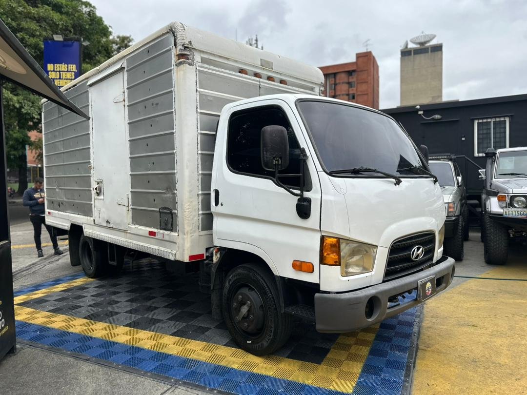 HYUNDAI HD 72 2012 BLANCO