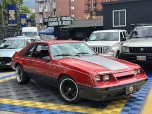 FORD MUSTANG GT 1985 ROJO Y GRIS