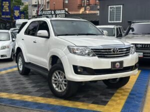 TOYOTA FORTUNER SR 2015 BLANCO