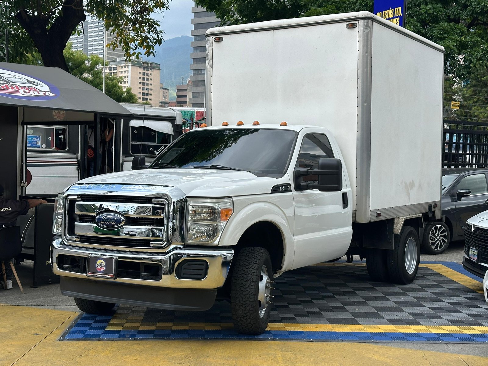 FORD SUPER DUTY F-350 2013 BLANCO