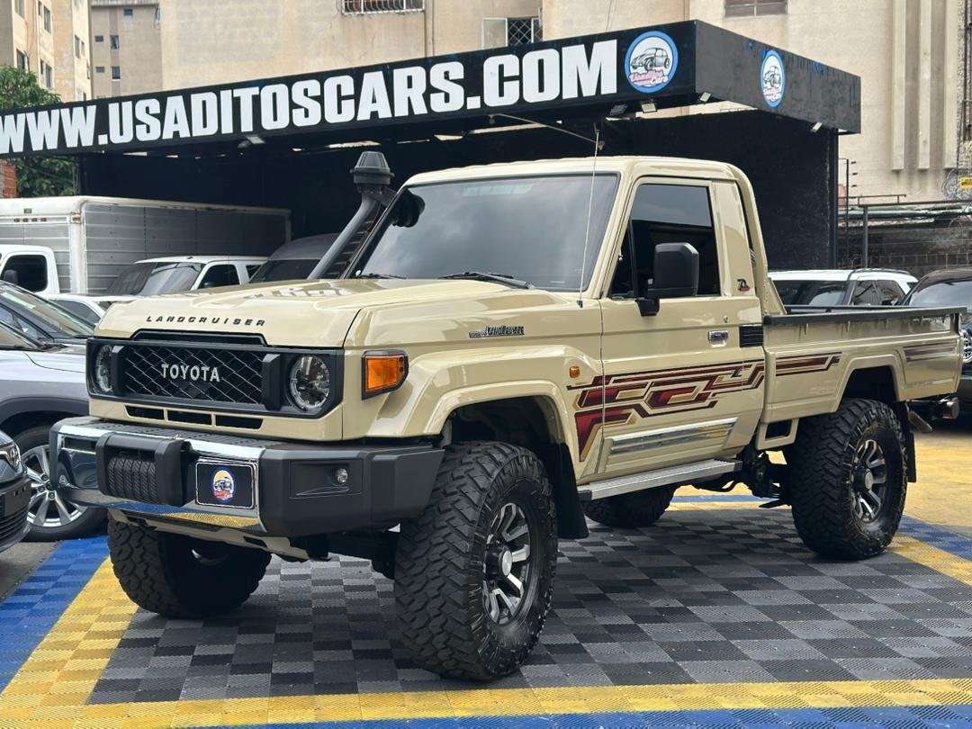 TOYOTA HEMBRITA 70ᵀᴴ ANNIVERSARY 2024 BEIGE