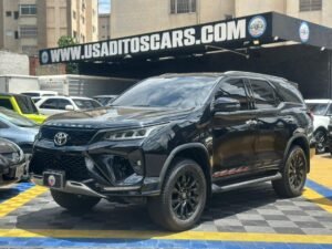 TOYOTA FORTUNER SR5 2024 NEGRO